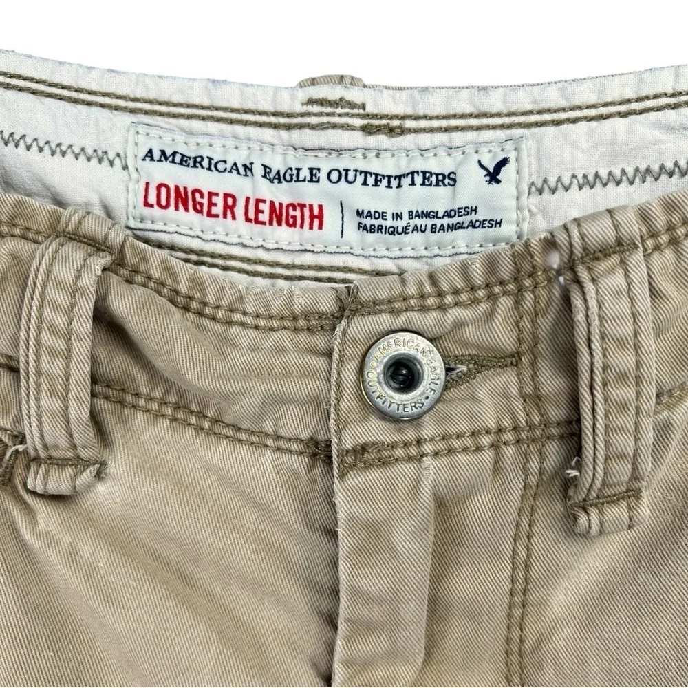 Vintage Y2K American Eagle Khaki Longer Length Men’s Shorts 30” Waist